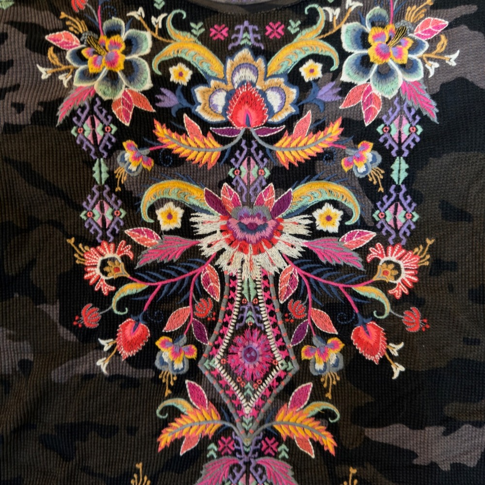 Johnny Was Camo Embroidered Thermal Top XS Waffle Knit Long Sleeve J13519-8 - Picture 4 of 10